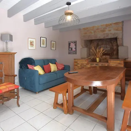 Holiday home Lovely In With Wifi
